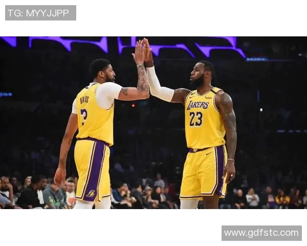 帕金斯谈高个子球员生涯短暂文班独特发展窗口或将不同于常人