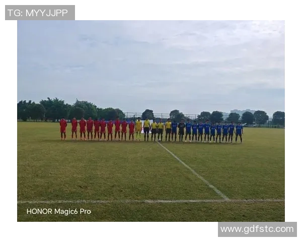 上海海港U15队大胜海门珂缔缘U15队七球狂胜展现青少年足球实力